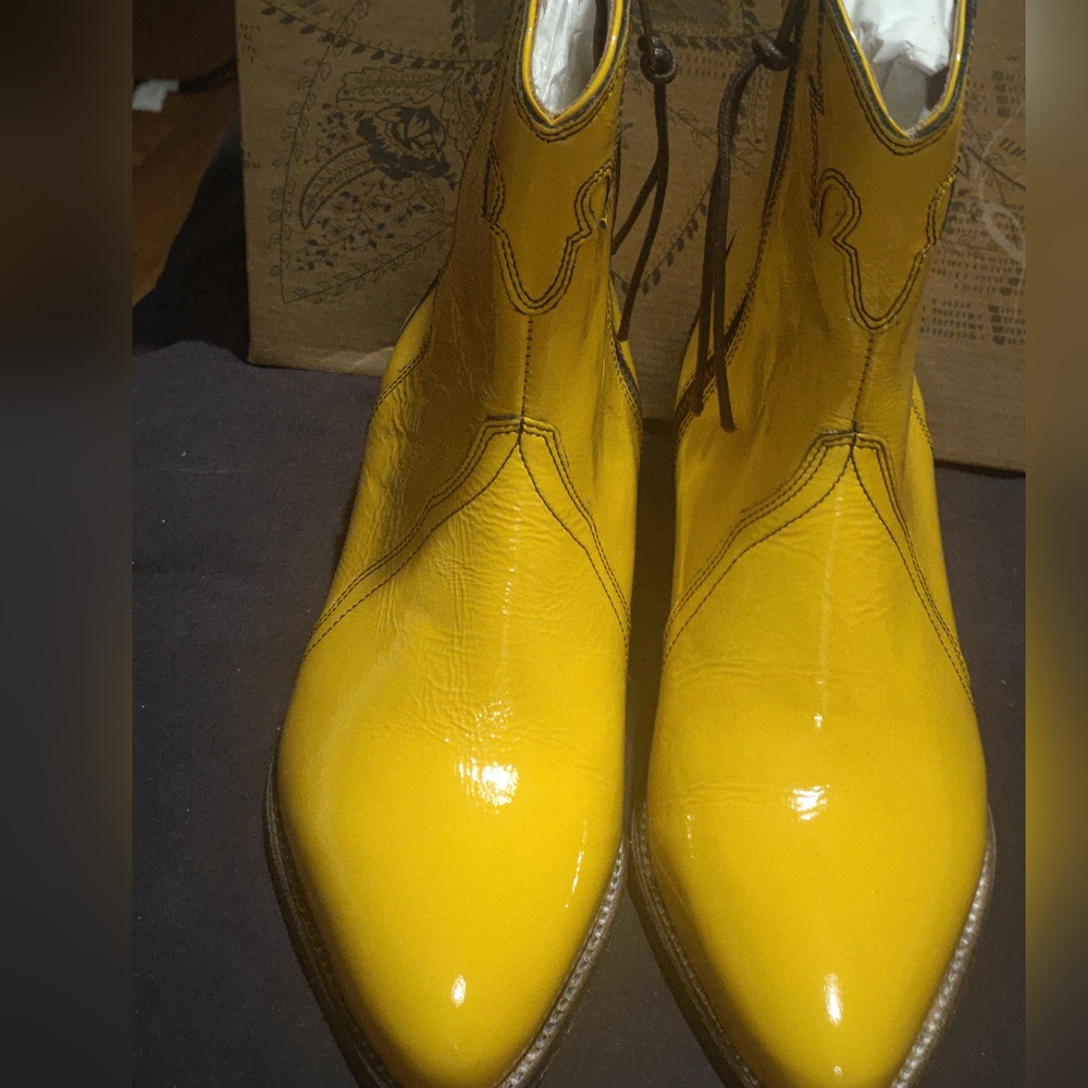 New Free People New Frontier Western Yellow patent leather Booties